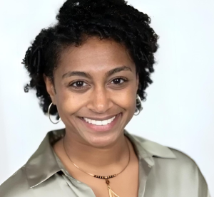 The Treasure Hunt Guest - Monica Soni
